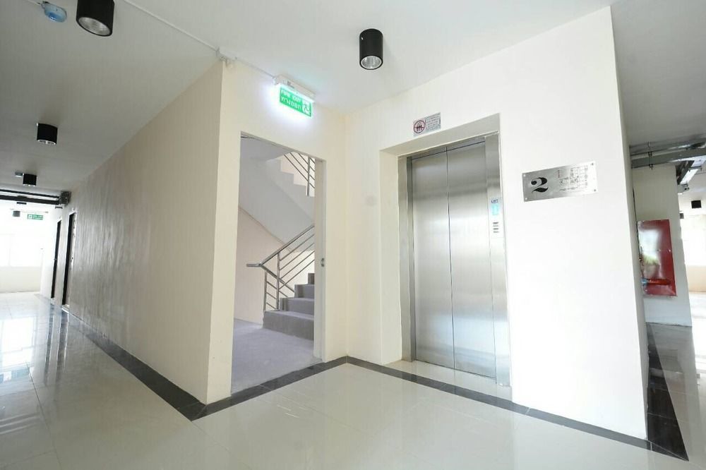 42 Place Bangkok Extérieur photo